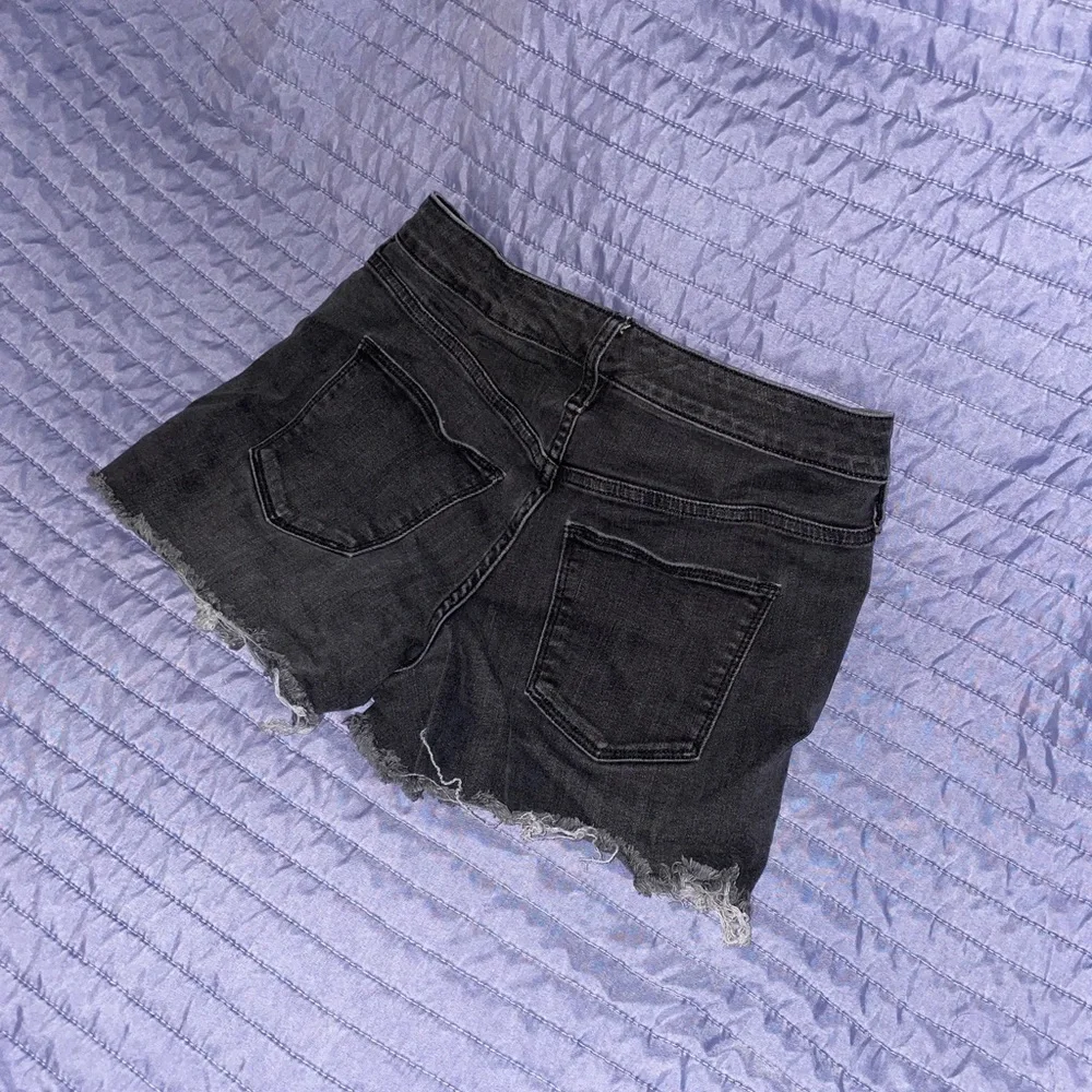 Universal Thread Shorts - Picture 6 of 8